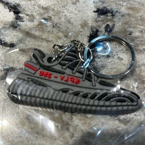 🔥Yeezy gray black shoe keychain rubber shoe sneaker